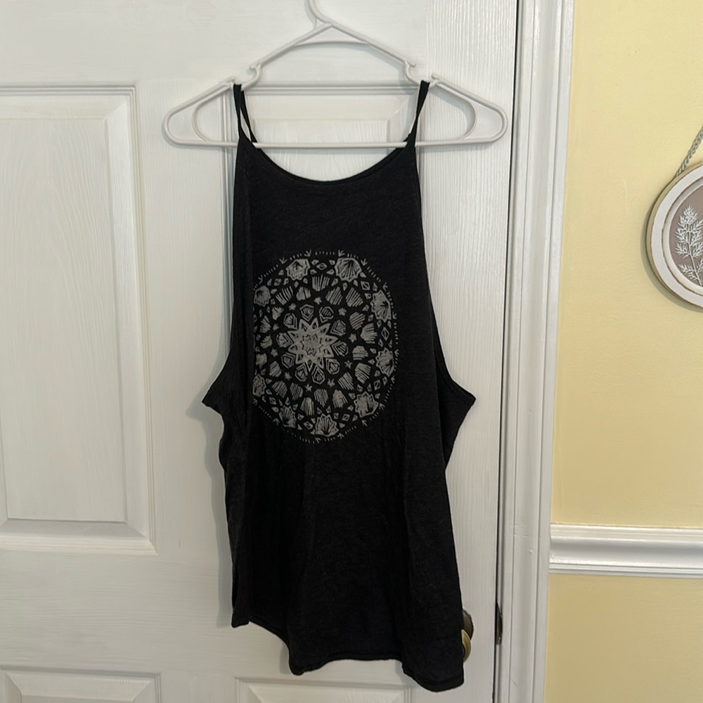 Dark gray tank